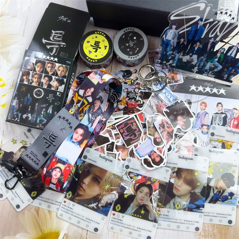 Kdna Store StrayKids Premium Mystery box