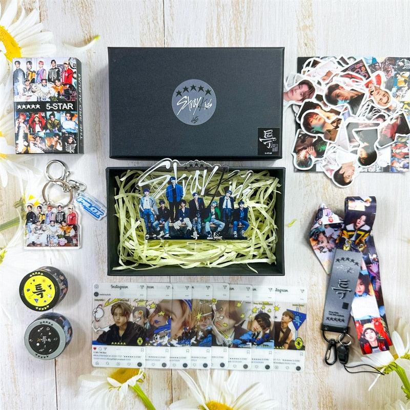 Kdna Store StrayKids Premium Mystery box